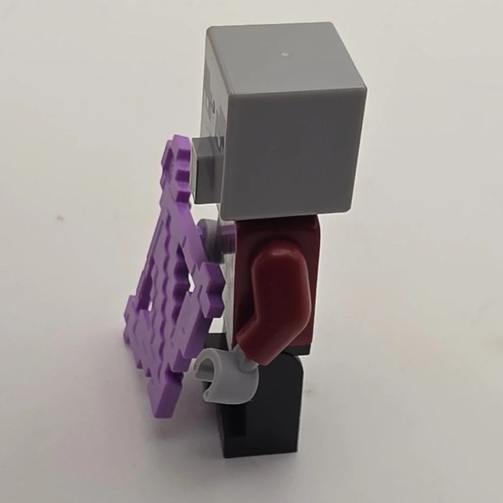 LEGO Minecraft Minifigure One Size Grey Red Excellent Pillager with Crossbow